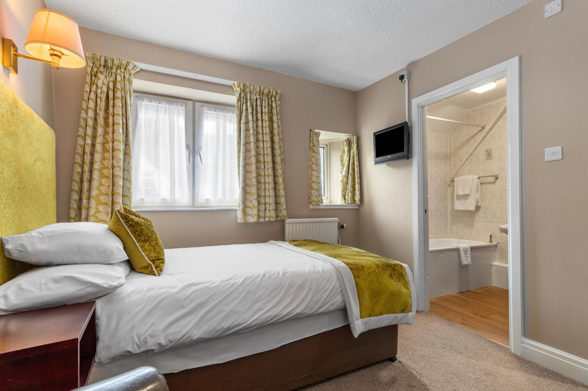 Mariners Hotel 3*